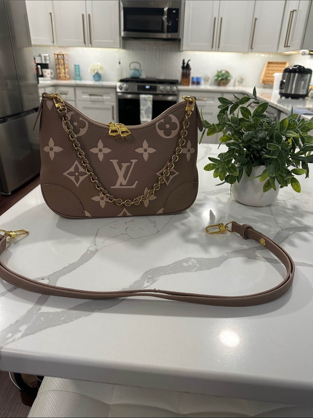 💠LV 💠Taupe Monogram Shoulder Bag with Gold Chain